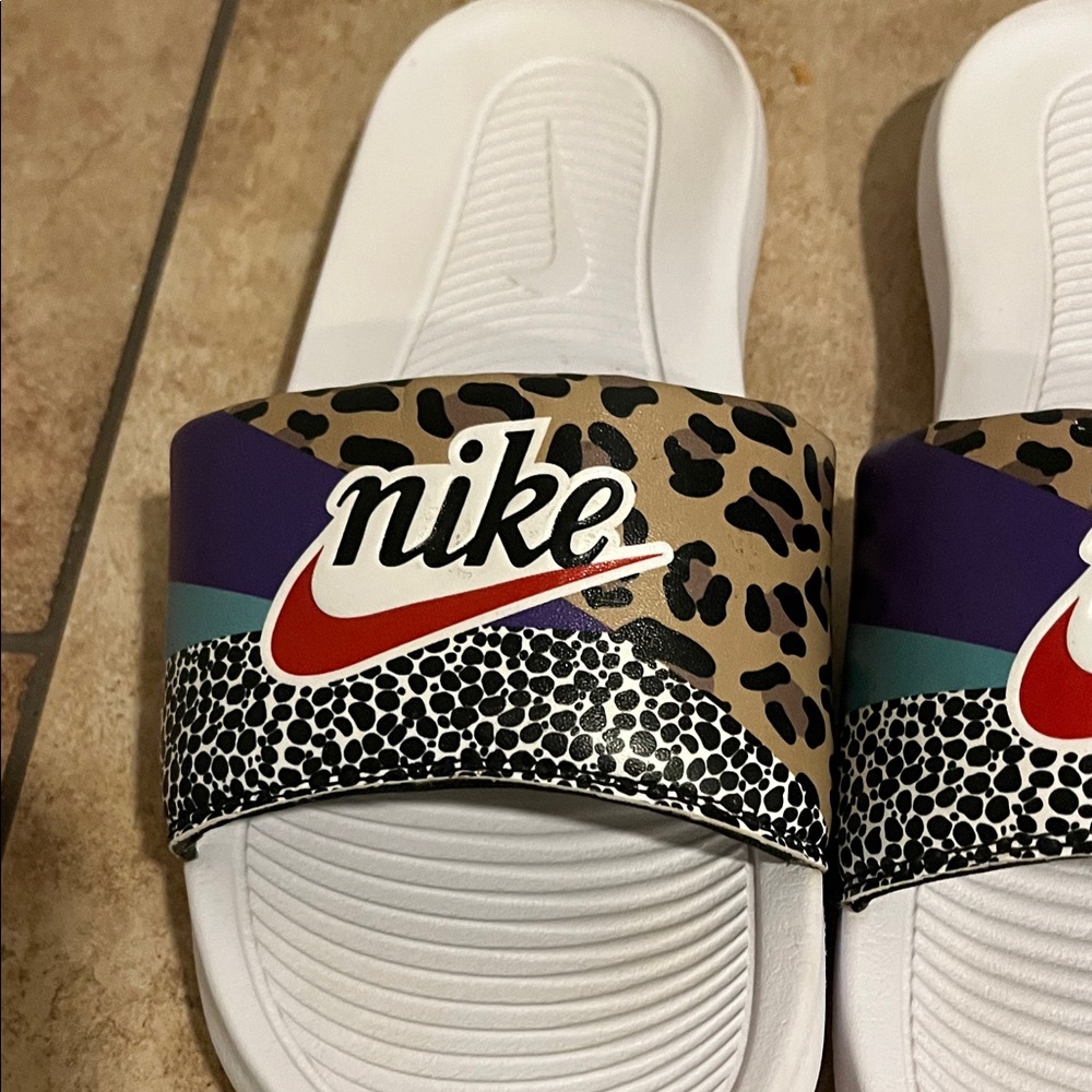 Nike Leopard Print Slides - White, Black, Purple - Picture 2 of 4